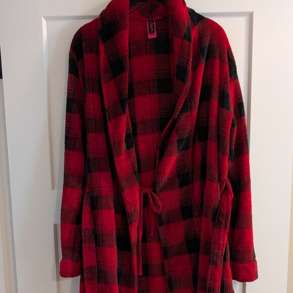 La Senza Plush Short Red Buffalo Check Robe - Picture 1 of 4